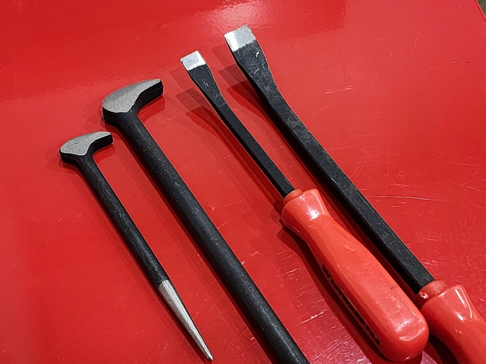 Pry bar